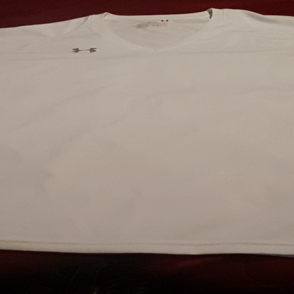 Under armour semi-fitted heat gear v neck-shirt